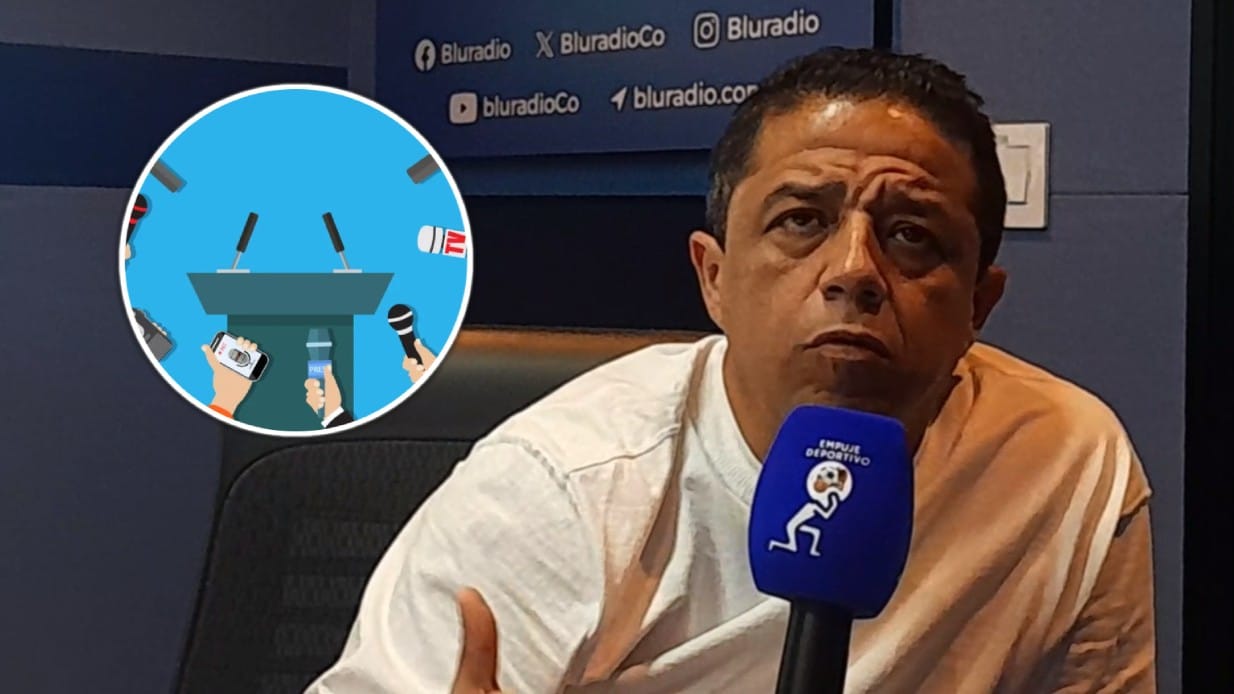 El periodista Fabio Poveda Ruiz e imagen sobre una rueda de prensa.