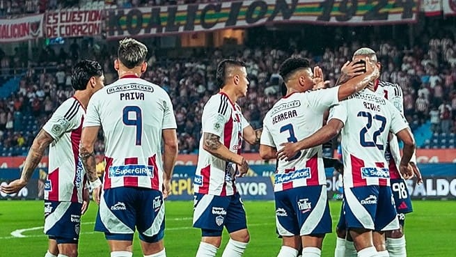 Fotografía de jugadores de Junior celebrando un gol ante Unión Magdalena en Liga BetPlay Dimayor.