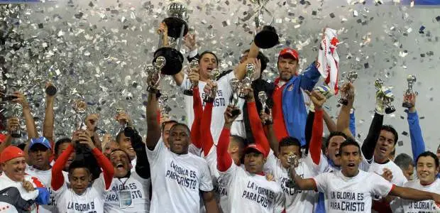 “Junior es uno de los equipos de mis amores, ha sido una gran frustración no haber sido tenido en cuenta para volver”: 'Cheché' Hernández 3 Fotografía de Junior alzando su título de Liga en 2011.