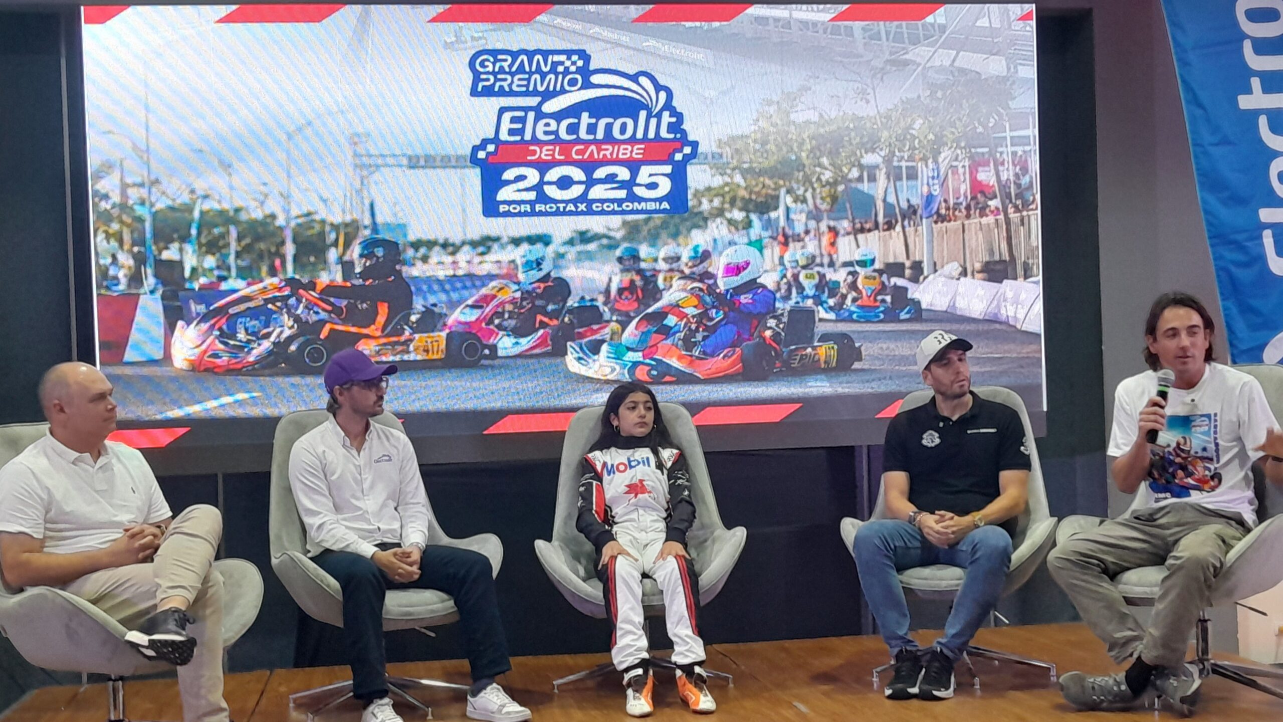Fotografía de los integrantes de la mesa del GP Electrolit del Caribe en el lanzamiento del torneo.