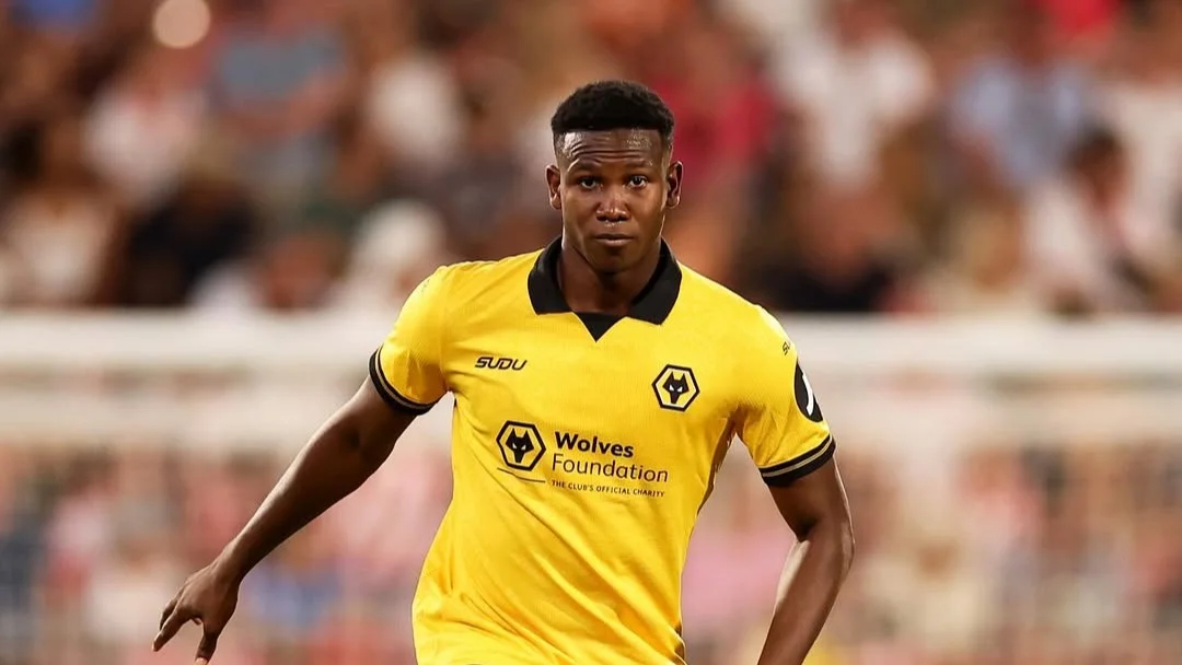 Fotografía del colombiano Yerson Mosquera, defensor central de Wolverhampton.