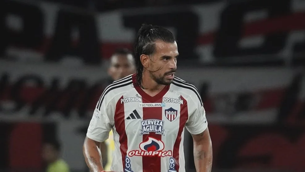 Fotografía de Javier Báez, defensor central de Junior, en un partido.