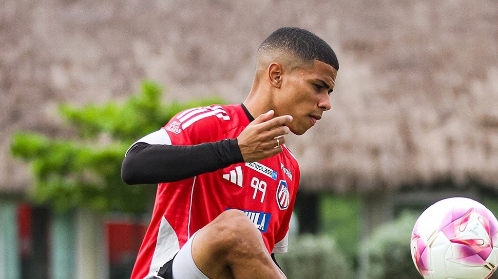 Fotografía de José Enamorado, extremo de Junior, en una práctica.