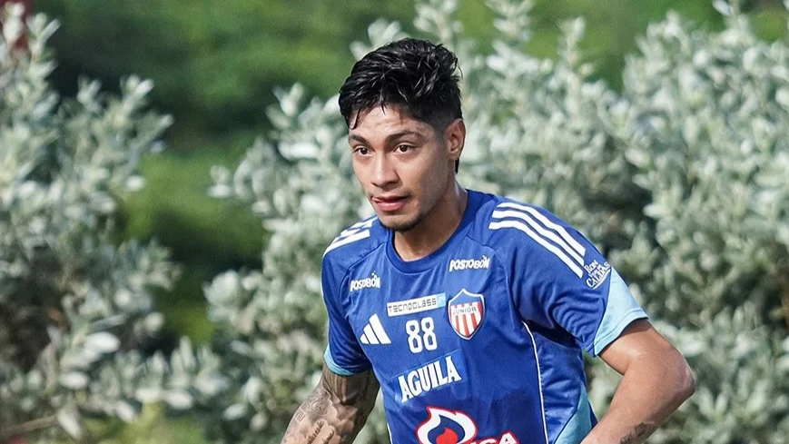 Fotografía de Bryan Castrillón, extremo de Junior, en un entrenamiento.