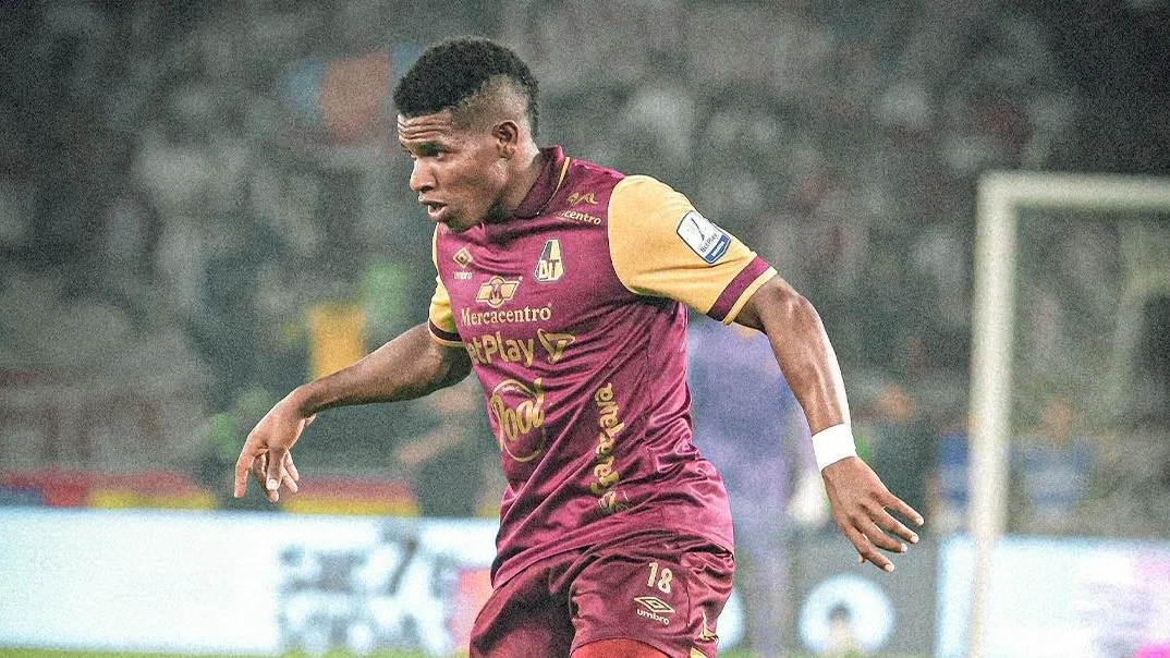 Fotografía de Kevin Pérez, delantero de Deportes Tolima, en el partido contra Junior.