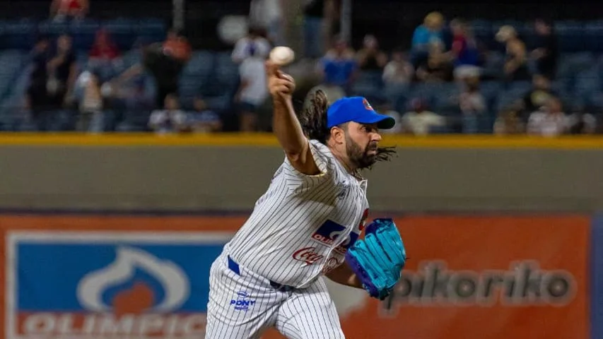 Fiesta incompleta: Toros embiste a Caimanes de Barranquilla en el Édgar Rentería 1 Fotografía de Nabil Crismatt, lanzador que debutó con Caimanes de Barranquilla ante Toros.
