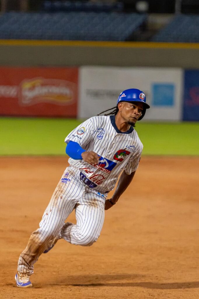 Caimanes de Barranquilla remonta y triunfa con jerarquía en el Édgar Rentería 2 WhatsApp Image 2025 12 09 at 11.09.26 PM 1