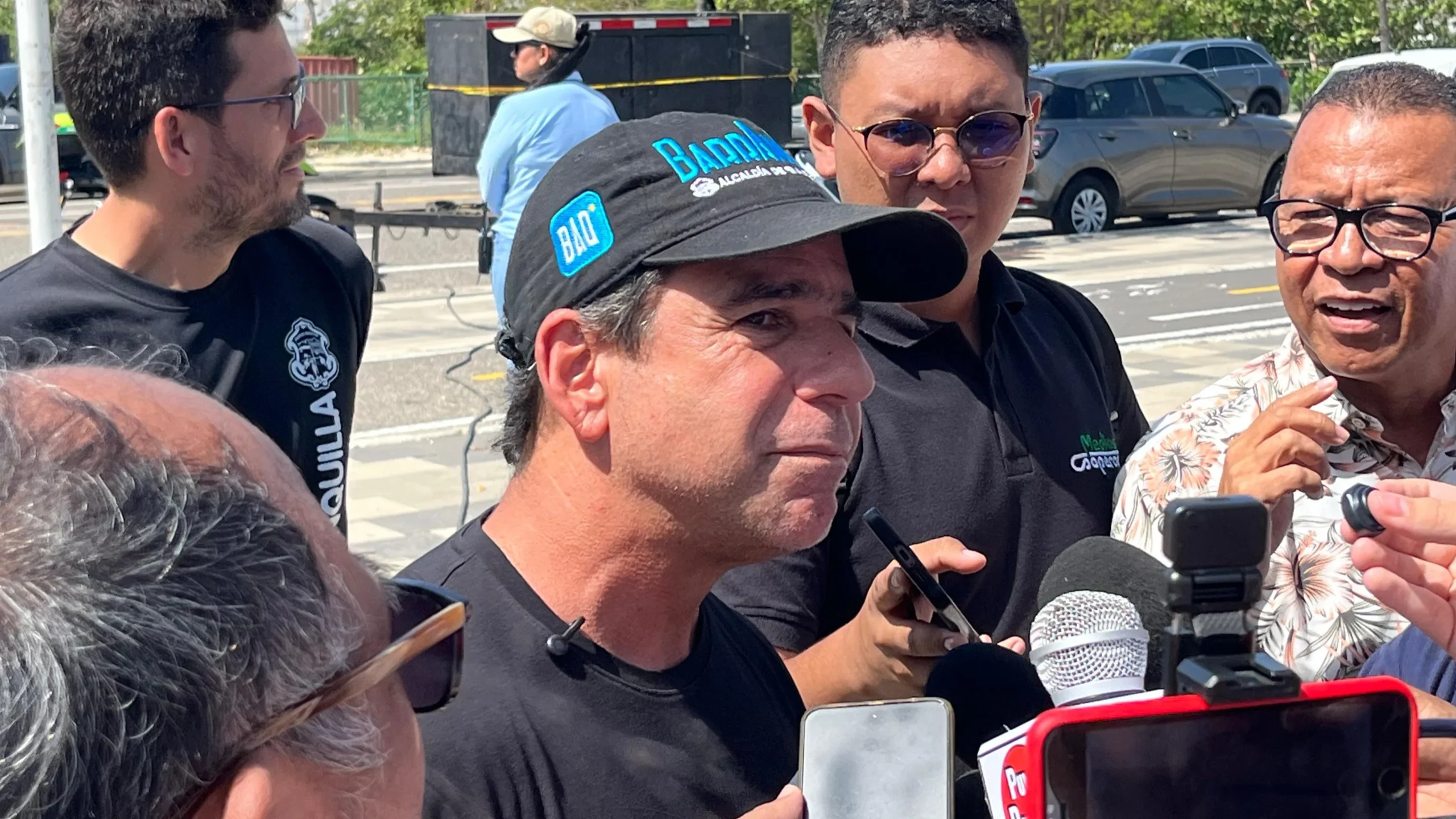 ”Esto significa que la selección Colombia se queda en Barranquilla“: alcalde Char sobre el hotel de concentración de la ‘Tricolor’ 15 Fotografía de Alejandro Char, alcalde de Barranquilla, hablando sobre la selección Colombia y más temas.