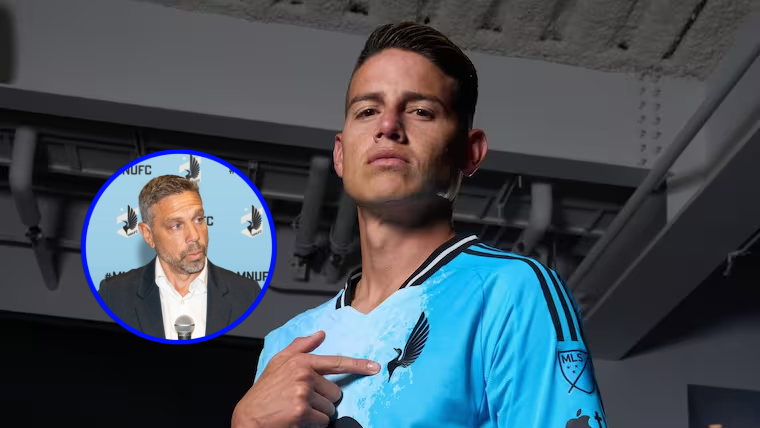 Fotografía de James Rodríguez, jugador del Minnesota United, y Manny Lagos, director deportivo del club.