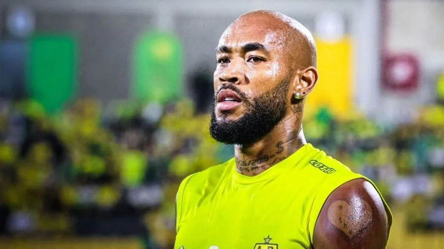 Llega la recta final en la Liga Colombiana para el grupo de los 8: 12 equipos pelean por seis lugares 2 Fotografía de Freddy Hinestroza, extremo del Atlético Bucaramanga, club que lucha por un cupo en el grupo de los ocho.