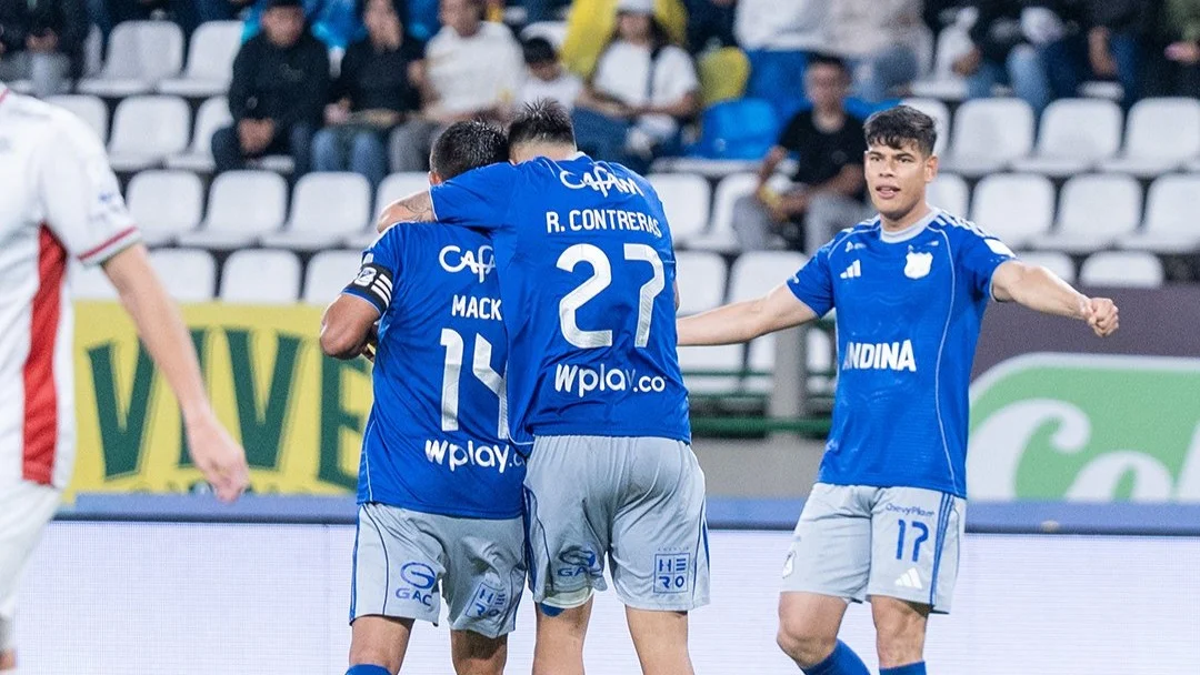Llega la recta final en la Liga Colombiana para el grupo de los 8: 12 equipos pelean por seis lugares 1 Fotografía de Mackalister Silva, Rodrigo Contreras y Jorge Arias, jugadores de Millonarios celebrando un gol.