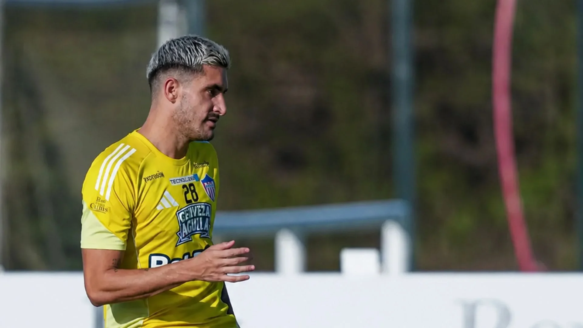 Barranquilla FC vs. Junior: a batirse en duelo en el Romelio Martínez por un boleto a octavos de Copa Colombia 3 Fotografía de Guillermo Celis, volante de Junior, haciendo presencia en un entrenamiento.