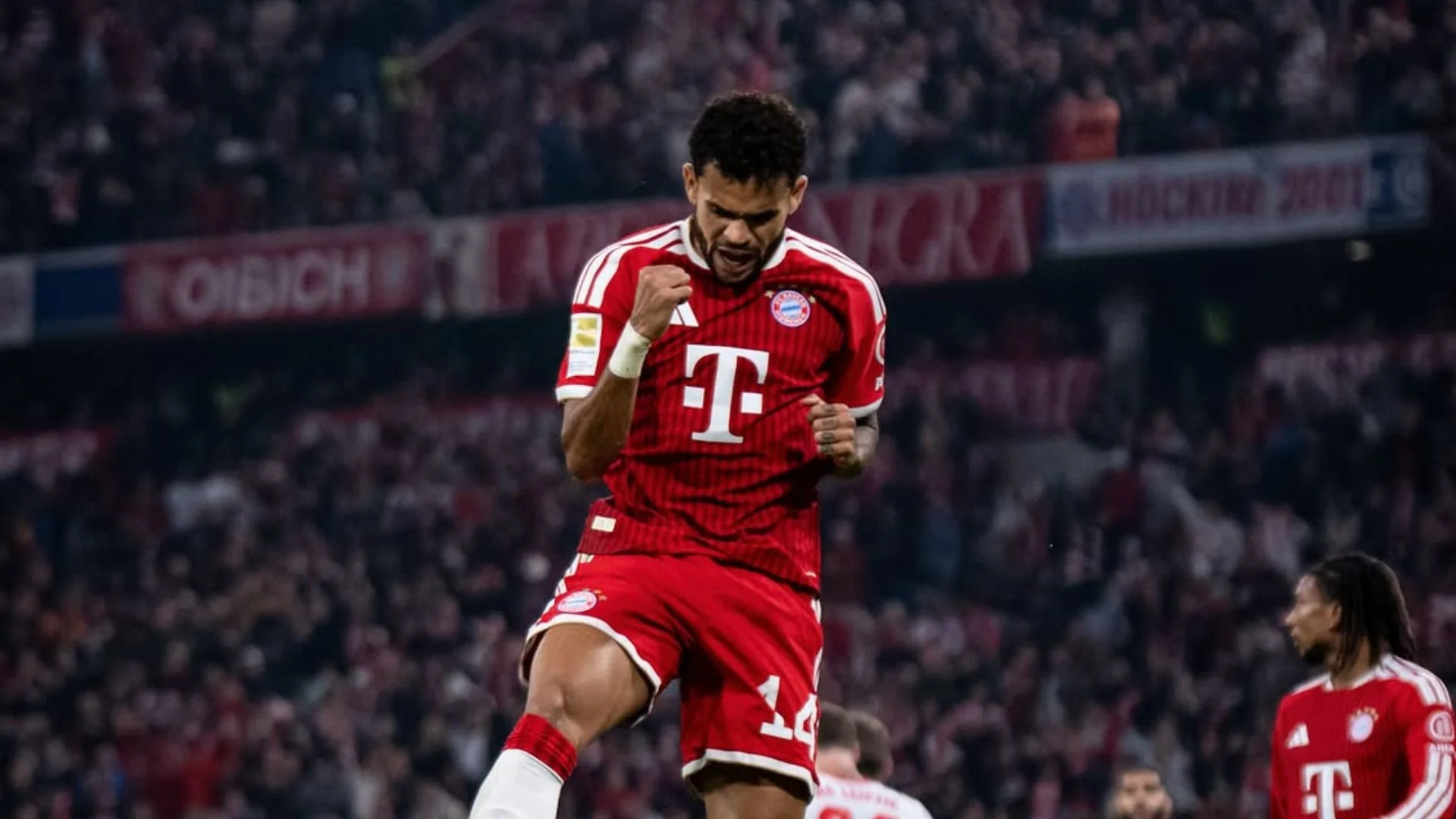 Fotografía de Luis Díaz celebrando uno de sus goles con Bayern Múnich ante Leipzig.